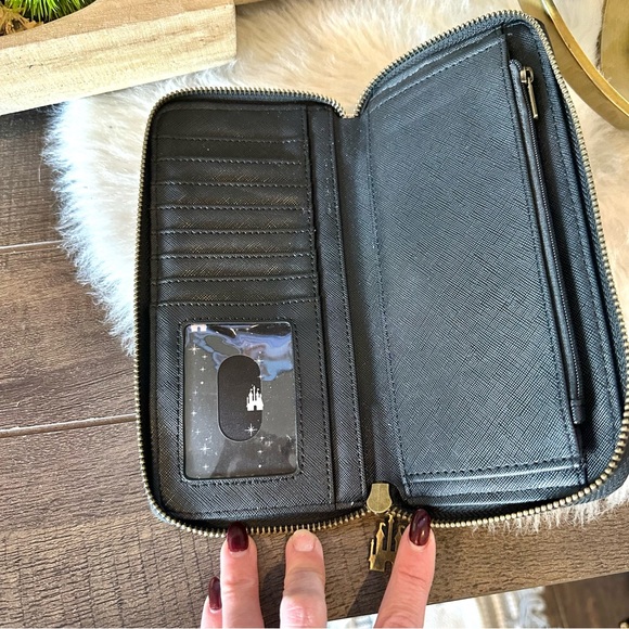 Loungefly Disney Princess Silhouette Quilted Zip-Around Wallet Bow Black White - Picture 4 of 6